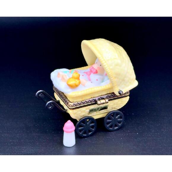 PHB Midwest Porcelain Hinged Box Baby Buggy “Let’s Pretend” w Trinket Bottle - Picture 5 of 6